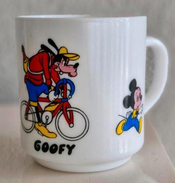 Disney Arcopal Beker met verschillende figuren beschikbaar voor biedingen