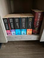 Stam van de Holenbeer Serie - Jean M. Auel, Ophalen of Verzenden, Gelezen, Nederland