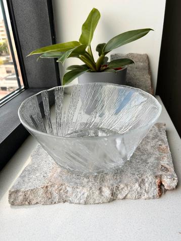 Big Iittala Kuura Serving Bowl beschikbaar voor biedingen