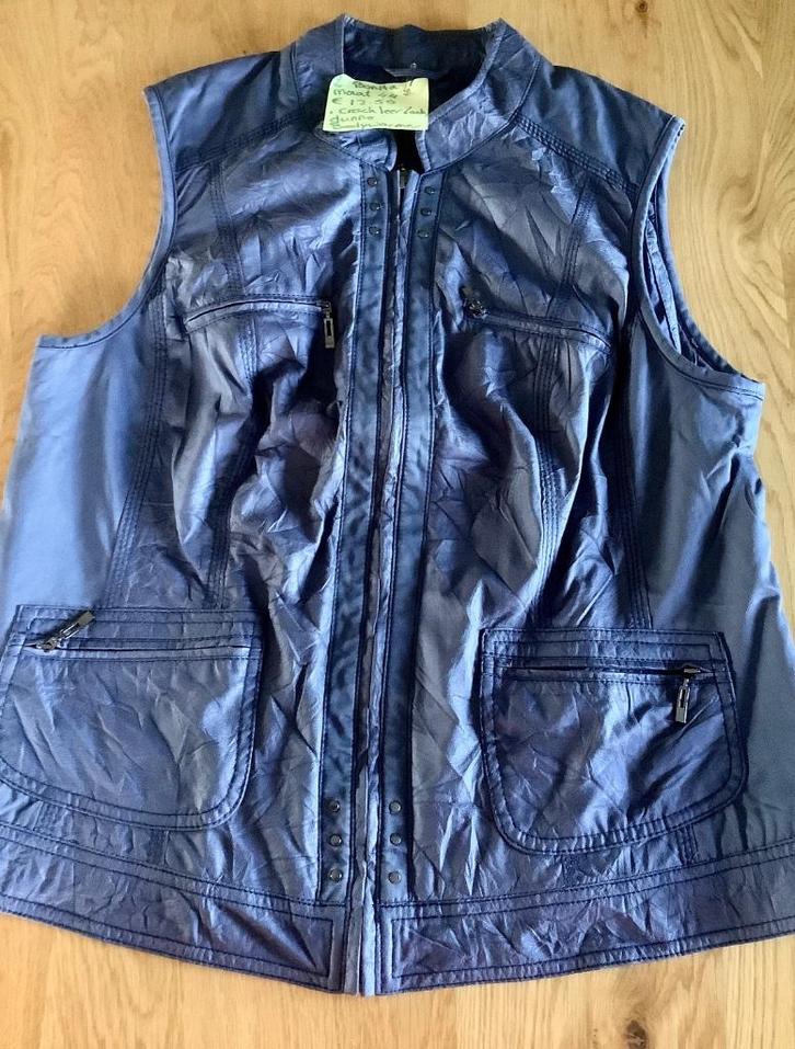 Dunne bodywarmer crackleer look en ook een bijpassende rok, Kleding | Dames, Bodywarmers, Zo goed als nieuw, Maat 42/44 (L), Blauw