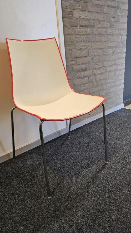 Pedrali 3D design stoelen, Huis en Inrichting, Stoelen, Gebruikt, Vijf, Zes of meer stoelen, Kunststof, Metaal, Rood, Ophalen