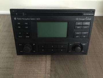 ORIG VW VOLKSWAGEN MCD RADIO CD POLO GOLF TRANSPORTER T5 beschikbaar voor biedingen