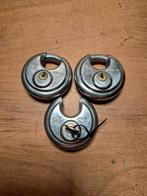 Hangsloten., Doe-het-zelf en Verbouw, Ophalen, Gebruikt, Chroom, Slot