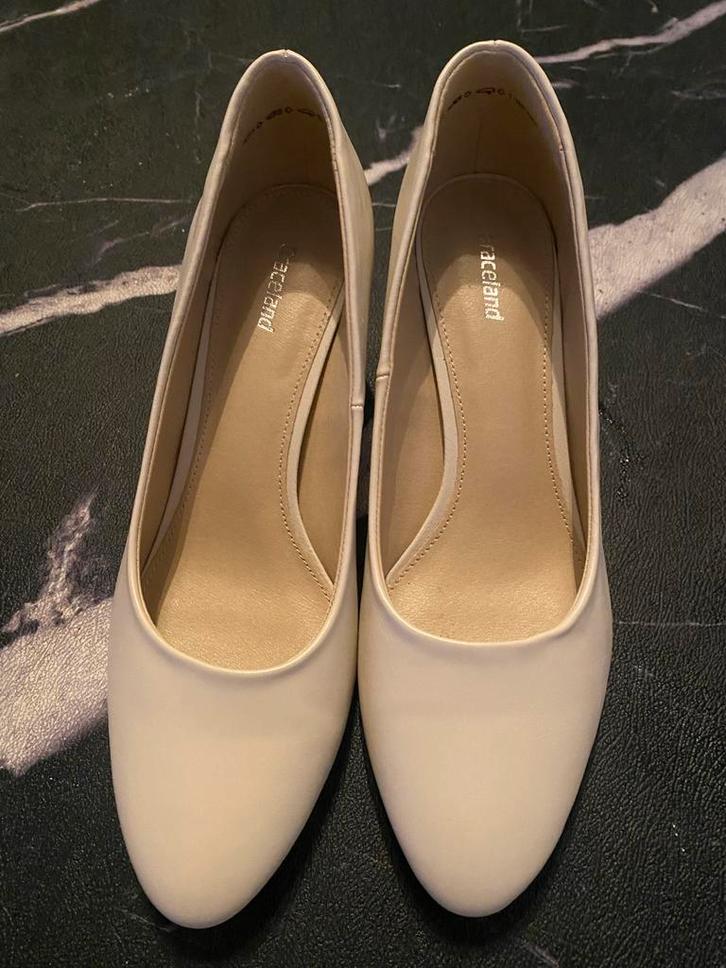 Elegante witte pumps - Graceland, Kleding | Dames, Schoenen, Zo goed als nieuw, Overige typen, Wit, Ophalen of Verzenden