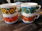 4 vintage koppen arcopal, Huis en Inrichting, Keuken | Servies, Gebruikt, Ophalen of Verzenden, Glas, Overige stijlen