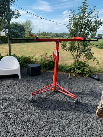 Gipsplatenlift beschikbaar voor biedingen
