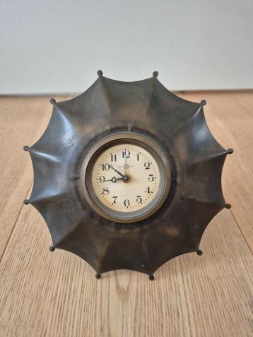 Fraaie vintage paraplu bureau klok beschikbaar voor biedingen