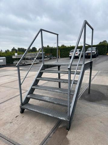 Gegalvaniseerde bordestrap steektrap wenteltrap trappen beschikbaar voor biedingen