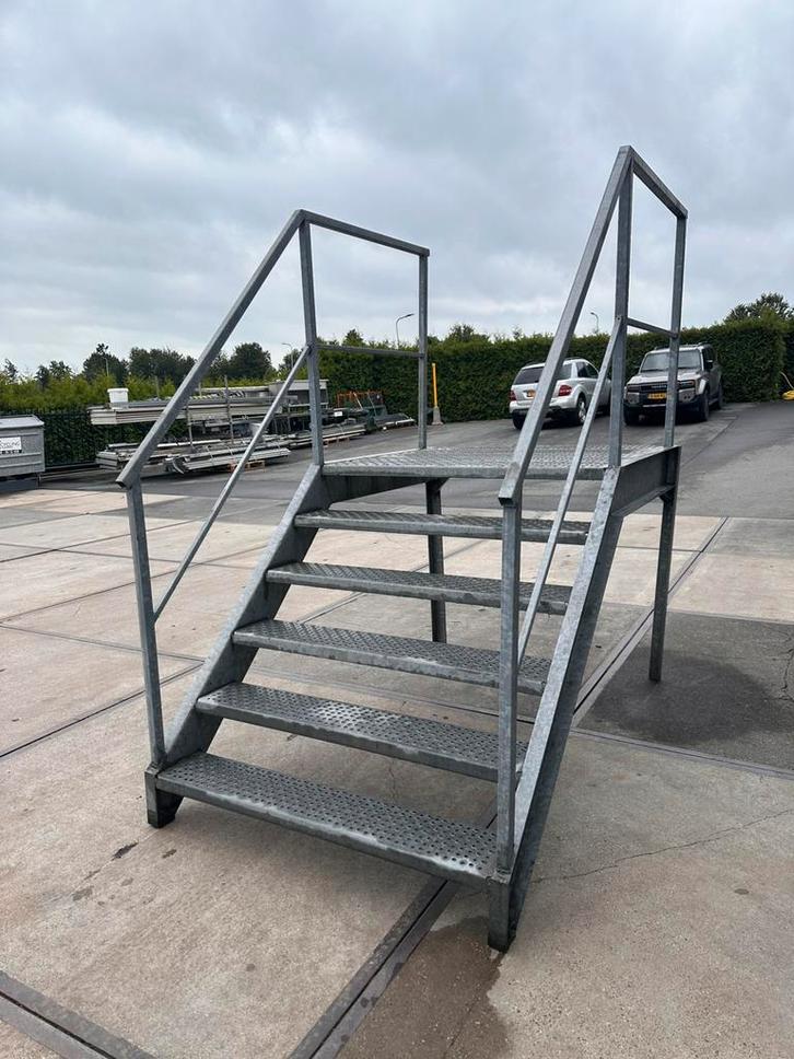 Gegalvaniseerde bordestrap steektrap wenteltrap trappen, Doe-het-zelf en Verbouw, Ladders en Trappen, 2 tot 4 meter, Ophalen of Verzenden