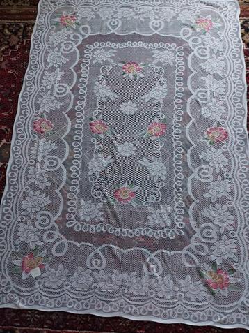 "kant" tafelkleed Antiek-Look beschikbaar voor biedingen