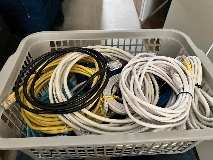 UTP en telefoon kabeltjes, Computers en Software, Pc- en Netwerkkabels, Nieuw, Ophalen