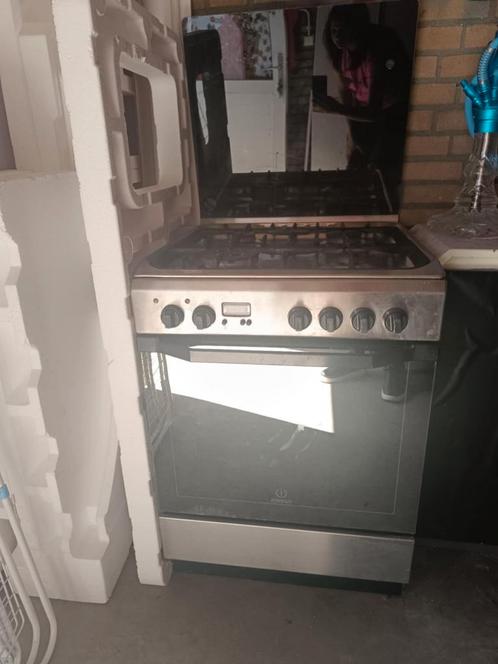 Gasfornuis met 4 branders te koop – Goede staat!, Witgoed en Apparatuur, Fornuizen, Zo goed als nieuw, Vrijstaand, Gas, 4 kookzones