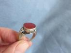 Oude ring met carneool steen in zilverhoudende legering, Sieraden, Tassen en Uiterlijk, Ringen, 18 tot 19, Overige materialen