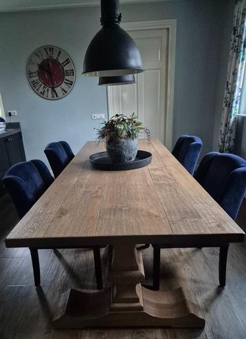 Klooster Eetkamer tafel  beschikbaar voor biedingen