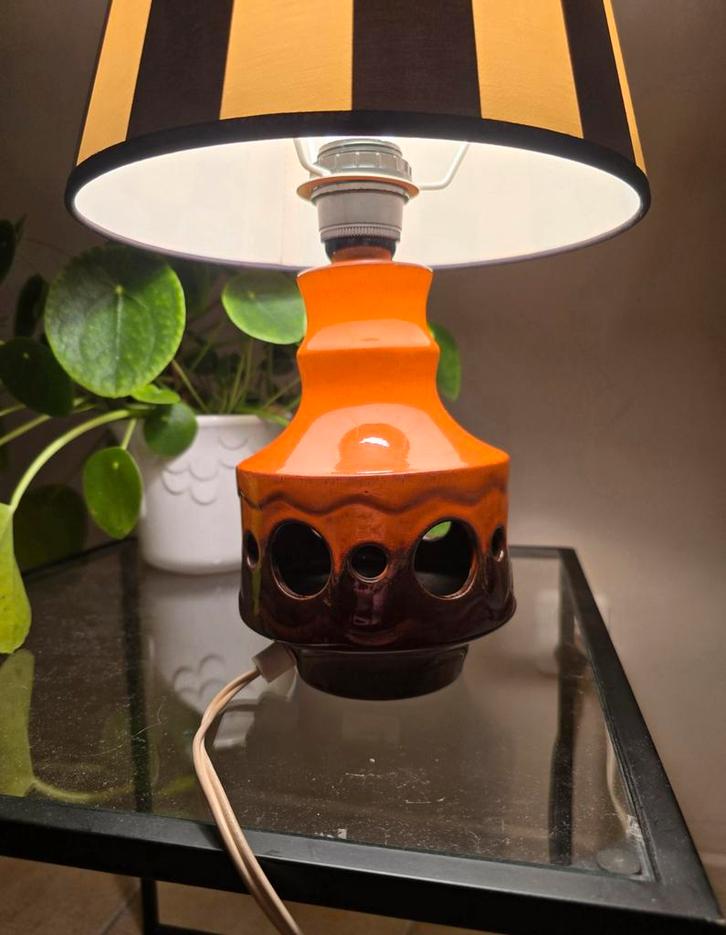 Vintage keramieken lamp met gestreepte kap, Huis en Inrichting, Lampen | Vloerlampen, Gebruikt, Minder dan 100 cm, Stof, Ophalen of Verzenden