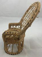 Fleur poppenmeubel rotan stoel vintage 1982 Barbie Sindy pop, Postbus 64461, Brunssum, Nederland, Verzenden, Kenduseditemsinfo@gmail.com
