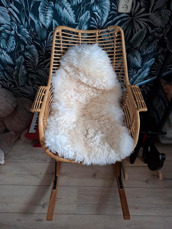 Rotan schommelstoel, Kinderen en Baby's, Kinderkamer | Tafels en Stoelen, Gebruikt, Stoel(en), Ophalen
