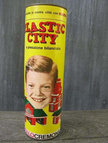 "  PLASTIC CITY BOUWSTENEN ITALO CREMONA SPEELGOED RETRO beschikbaar voor biedingen
