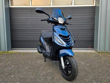 PIAGGIO ZIP 4T E4 BROM BJ2018 MIDNIGHT BLEU 419KM + OPTIES! beschikbaar voor biedingen