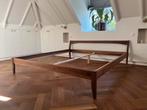 BEDFRAME massief amerikaans notenhout., Ophalen, Tweepersoons, Zo goed als nieuw, Overige maten