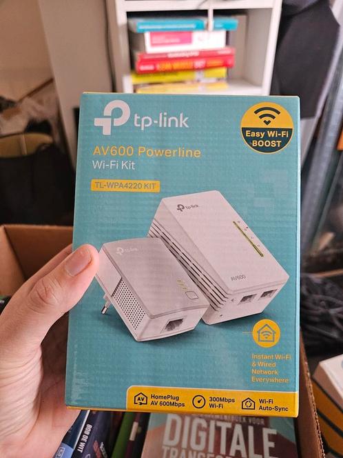 Nieuw in seal: powerline adapter TP-Link TL-WPA4220 KIT, Computers en Software, Netwerk switches, Nieuw, Ophalen of Verzenden