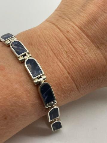Z749 Prachtige zilveren blauwe lapis armband beschikbaar voor biedingen