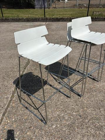 Barkrukken design 3 stuks beschikbaar voor biedingen