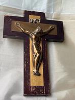 Oud houten kruis met koperen Jezus, Antiek en Kunst, Antiek | Religie, Ophalen of Verzenden