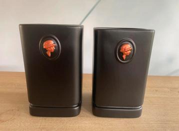 Prachtige set gerestylde vazen met koperwax beschikbaar voor biedingen