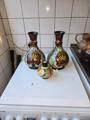 Drie Arnhem Holland vazen beschikbaar voor biedingen