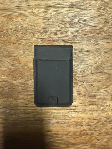 LOC8 MagSafe Wallet met Money Clip en Apple Find My beschikbaar voor biedingen