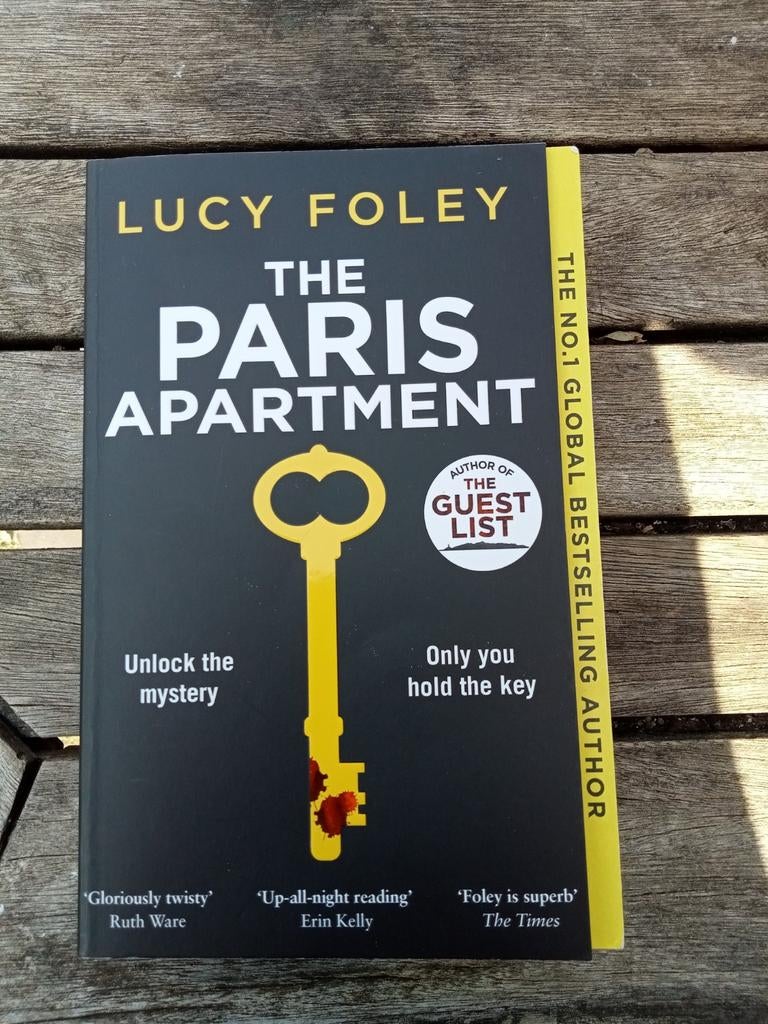 The Paris Apartment - Lucy Foley, Ophalen of Verzenden, Zo goed als nieuw, Lucy Foley