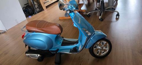 Vespa sprint 12v kinder scooter, Kinderen en Baby's, Speelgoed | Buiten | Accuvoertuigen, Gebruikt, Ophalen