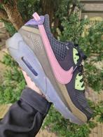 Nike Air Max 90 Terrascape Black Elemental Pink maat 45, Kleding | Heren, Schoenen, Ophalen of Verzenden, Zo goed als nieuw, Sneakers of Gympen