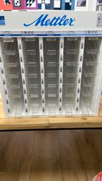 Mettler garenkast voor grote klossen wit, Hobby en Vrije tijd, Naaimachines en Toebehoren, Ophalen of Verzenden, Zo goed als nieuw