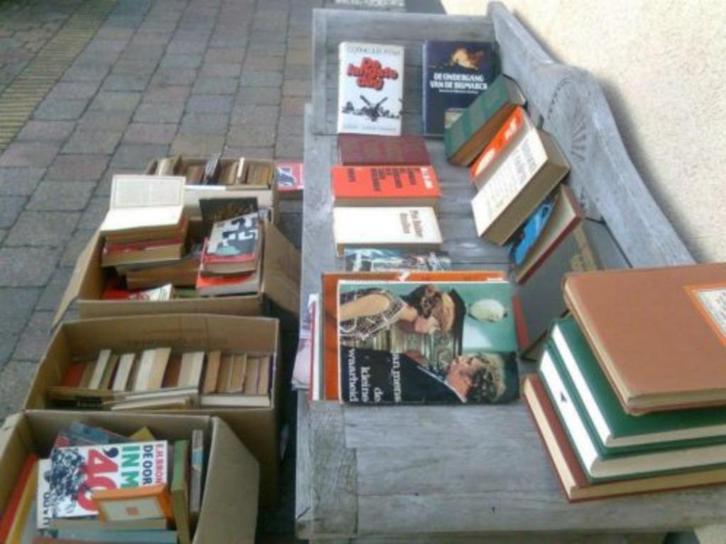 RUILEN: partij keurige boeken +/-10 dozen en kratten, Boeken, Partijen en Verzamelingen, Gelezen, Ophalen