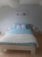 Complete slaapkamer met kledingkast en 2 nachtkastjes, Ophalen, Zo goed als nieuw, Tweepersoons, Modern