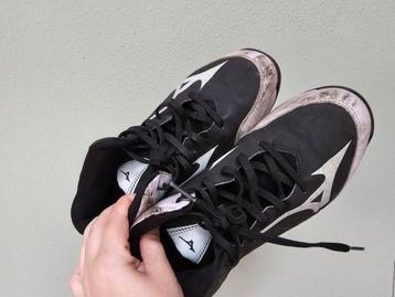 Mizuno veldschoenen maat39 beschikbaar voor biedingen