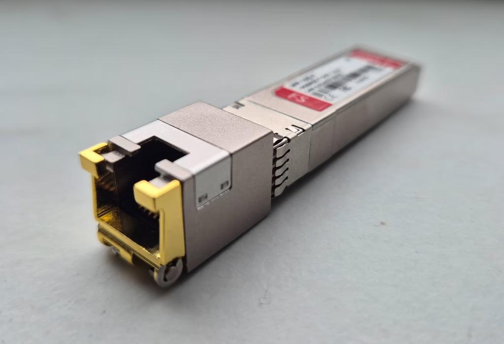 FS 10G SFP+ RJ45 30m Transceiver Module Netgear AXM765, Computers en Software, Netwerk switches, Ophalen of Verzenden
