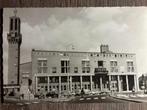 Ansichtkaart Hengelo - Stadhuis, Verzamelen, Ansichtkaarten | Nederland, Ophalen of Verzenden, 1940 tot 1960, Ongelopen, Overijssel