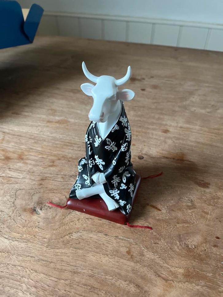 Meditating Cow Jan Edlund - CowParade, Antiek en Kunst, Kunst | Beelden en Houtsnijwerken, Ophalen of Verzenden