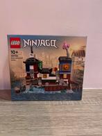 LEGO 40704 Micro NINJAGO Docks - Nieuw!, Kinderen en Baby's, Speelgoed | Duplo en Lego, Ophalen of Verzenden, Nieuw, Complete set