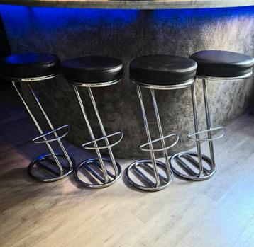 Barkrukken 4 stuks.€ 25,- pst. beschikbaar voor biedingen
