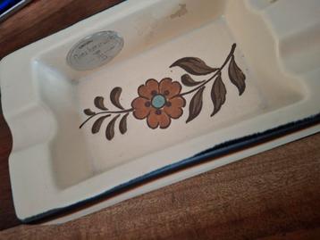 Echte flora Gouda plateel asbak nr 971 beschikbaar voor biedingen