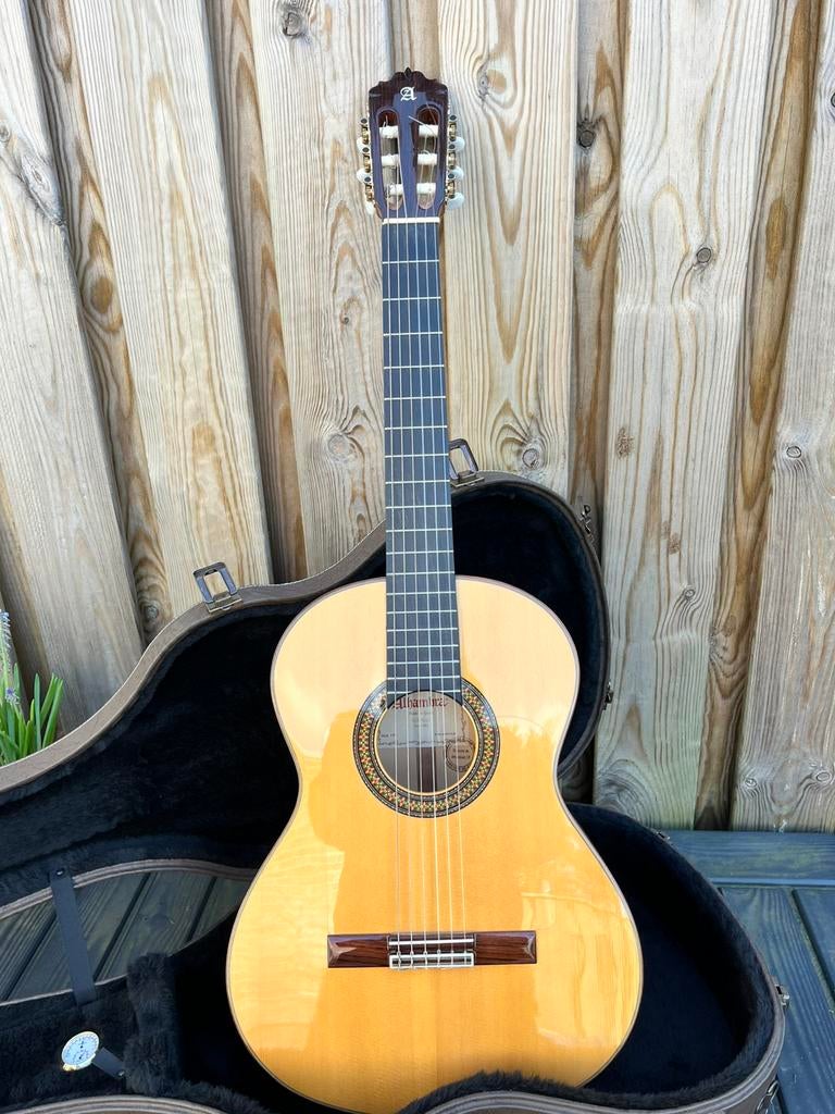 Flamenco gitaar Alhambra model 7 FC met originele koffer, Muziek en Instrumenten, Snaarinstrumenten | Gitaren | Akoestisch, Ophalen