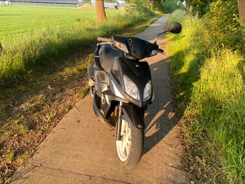 Kymco super 8, Fietsen en Brommers, Scooters | Kymco, Gebruikt, Super 8, Maximaal 45 km/u, Benzine, Ophalen
