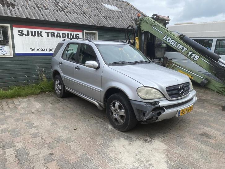 Mercedes ml 270cdi motor loopt niet grijskenteken, Auto's, Mercedes-Benz, Bedrijf, M-Klasse, 4x4, ABS, Airbags, Alarm, Centrale vergrendeling