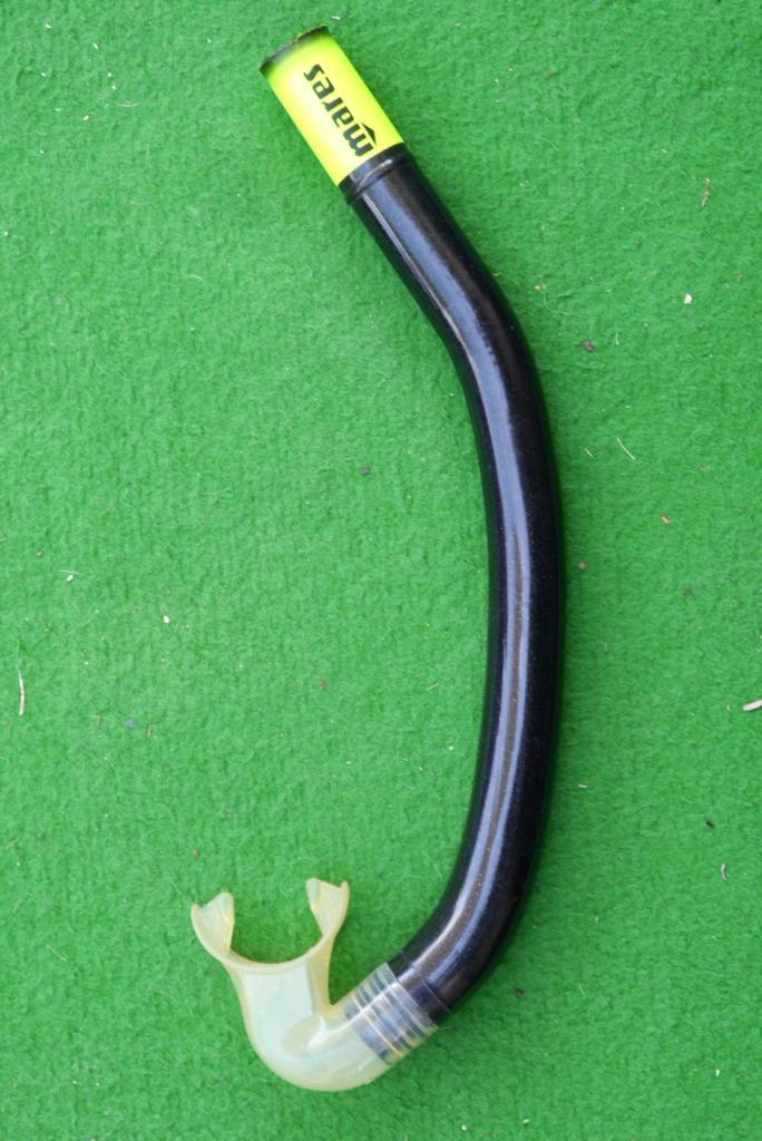 Zwarte snorkel - Mares, Watersport en Boten, Snorkelen, Gebruikt, Overige, Ophalen of Verzenden