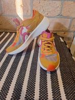 JORDAN sneakers maat 39, Ophalen of Verzenden, Zo goed als nieuw, Schoenen