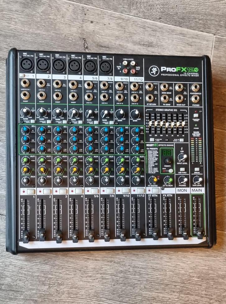 mackie proFX12v2, Muziek en Instrumenten, Mengpanelen, Gebruikt, 10 tot 20 kanalen, Microfooningang, Ophalen of Verzenden